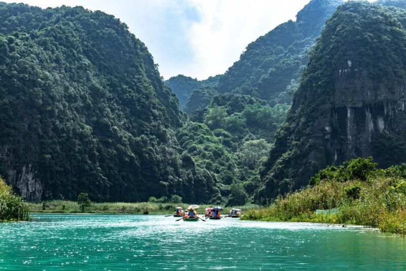 from-ha-noi-hoa-lu-tam-coc-trang-an-mua-cave-2