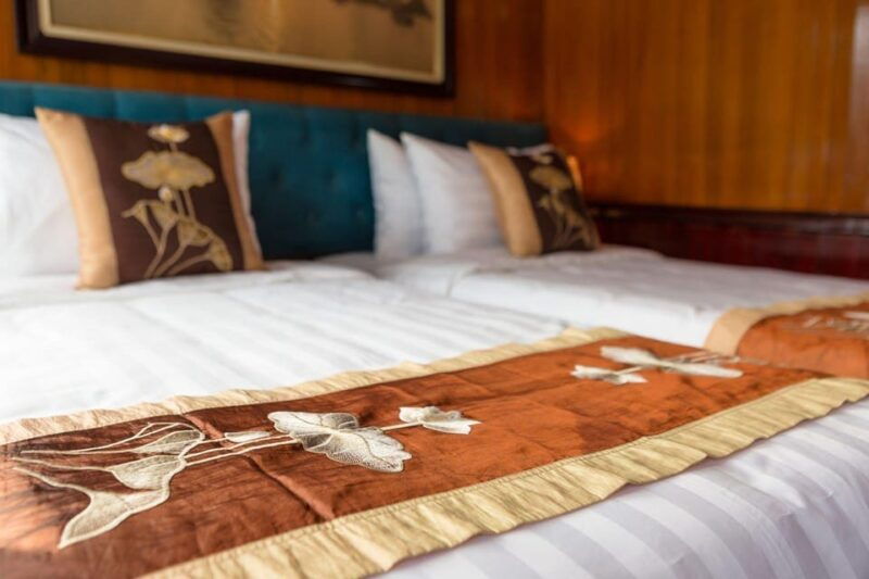 from-hanoi-ha-long-bay-2-days-1-night-luxury-cruise-6-stars
