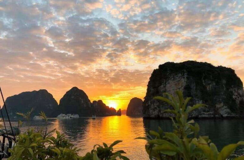 from-hanoi-halong-bay-sung-sot-titop-island-luon-cave
