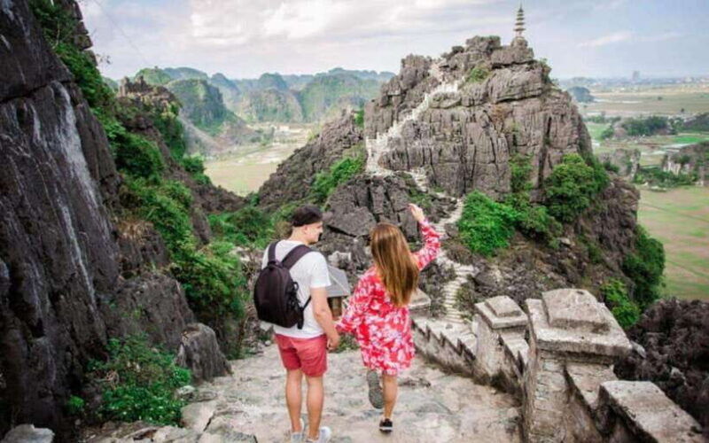 from-hanoi-ninh-binh-hoa-lu-trang-an-and-mua-cave-trip