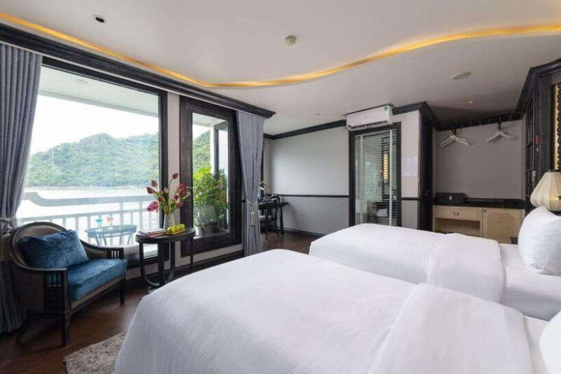 from-hanoi-travel-ha-long-bay-2-days-with-a-luxury-cruise