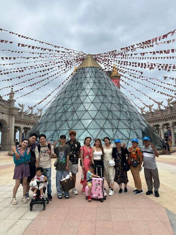 from-hoian-golden-bridge-ba-na-hills-day-trip