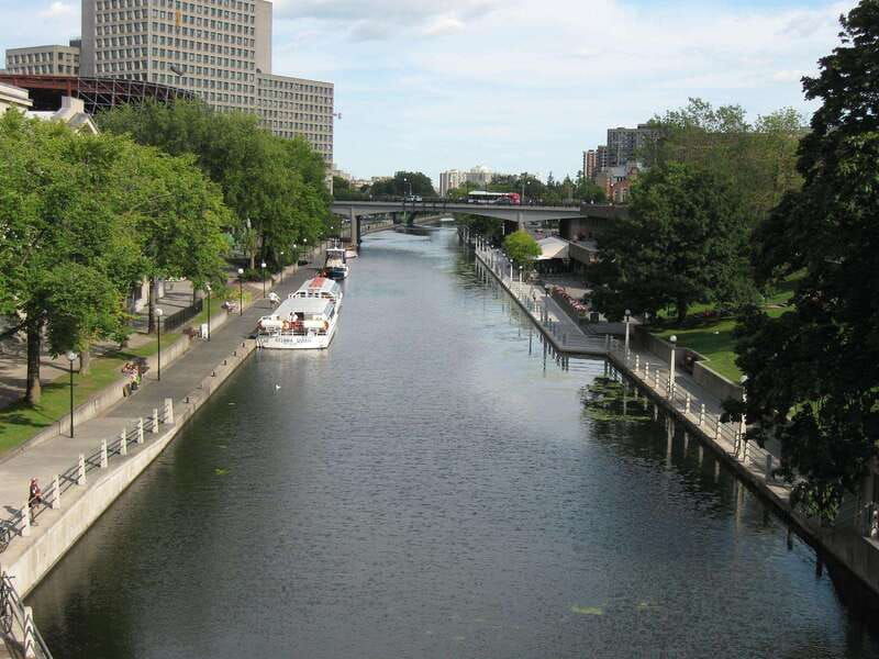 from-montreal-ottawa-with-private-guide-and-pickup