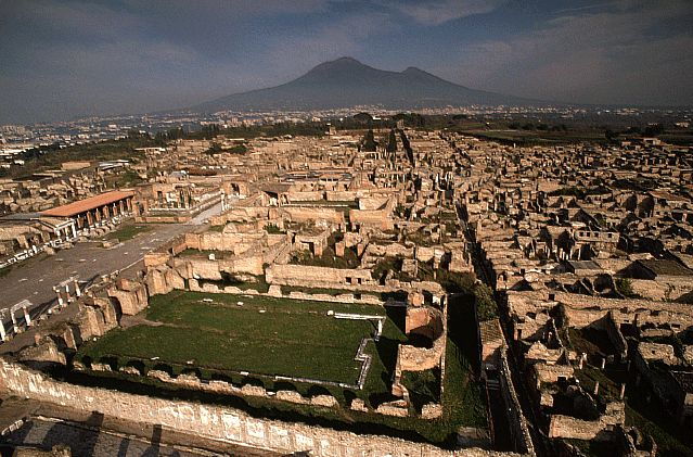 from-naples-private-tour-pompeii-vesuvius-and-sorrento