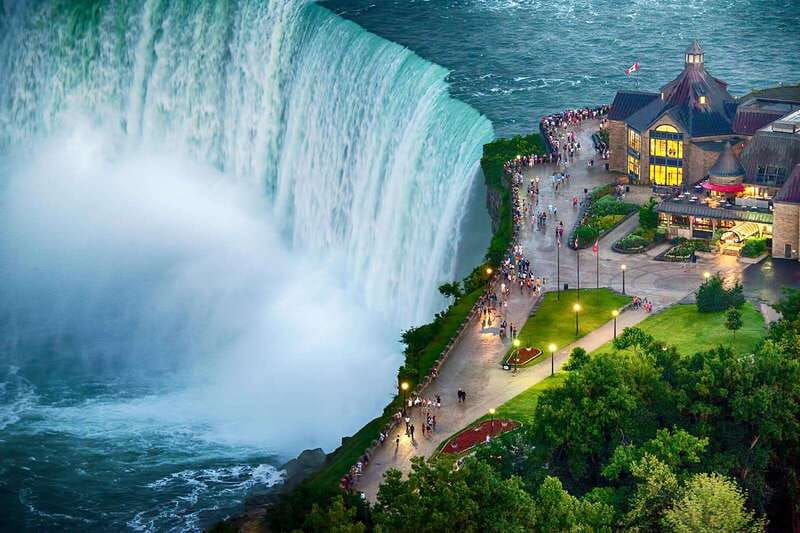from-niagara-falls-canada-tour-boat-lunch-journey-skylon