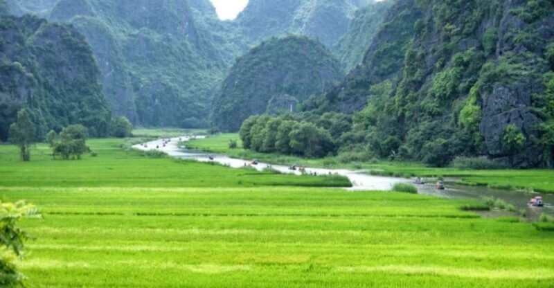 from-ninh-binh-hoa-lu-trang-an-mua-cave-full-day-2