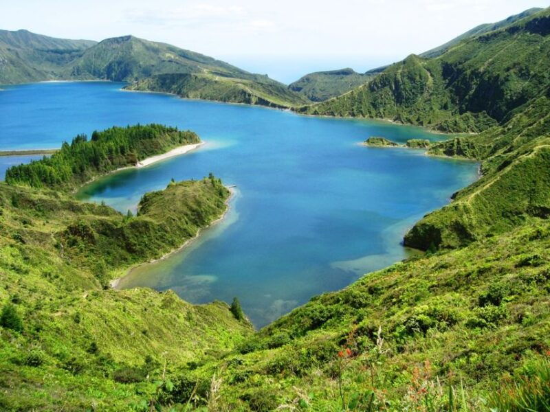 from-ponta-delgada-lagoa-do-fogo-half-day-jeep-tour