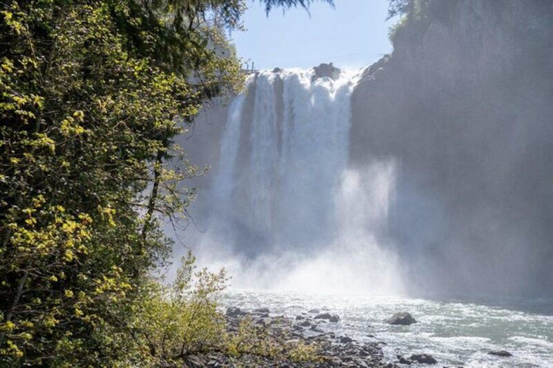 from-seattle-visit-snoqualmie-falls-and-hike-to-twin-falls