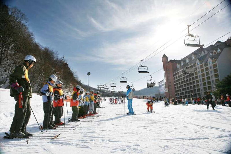 from-seoul-korea-ski-tour-jisan-forest-resort