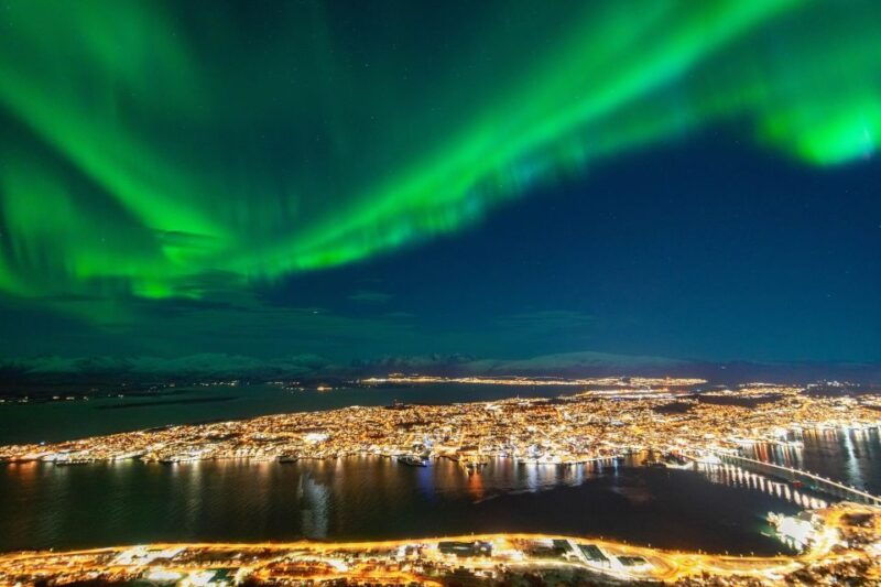 from-tromso-evening-fjellheisen-snowshoe-hike-and-cable-car