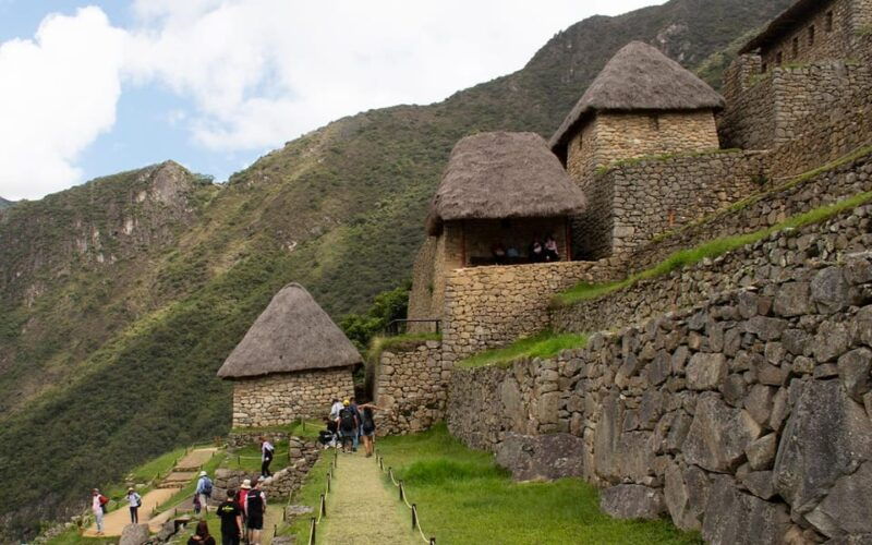 full-day-tour-to-machu-picchu-circuit-4-huchuy-picchu