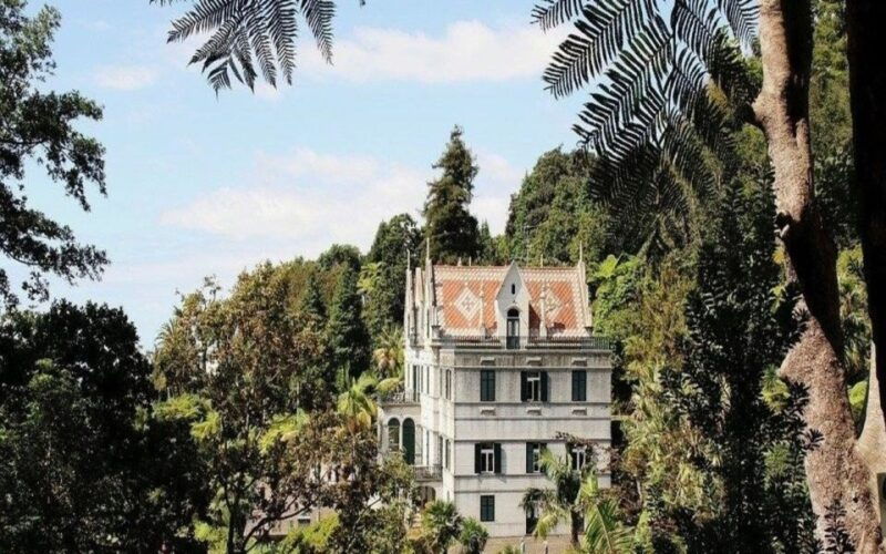 funchal-monte-palace-tropical-gardens-tuk-tuk-tour