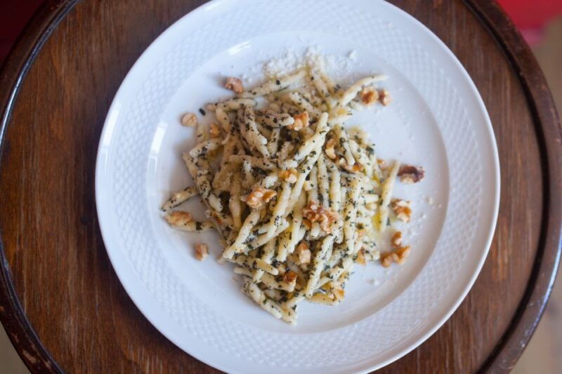 genoa-dining-experience-at-a-locals-home