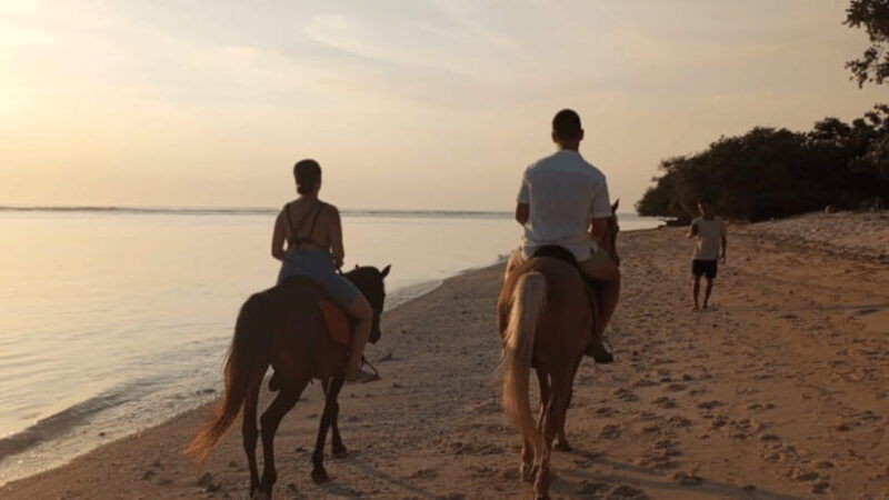 gili-trawangan-horse-riding-on-the-beach