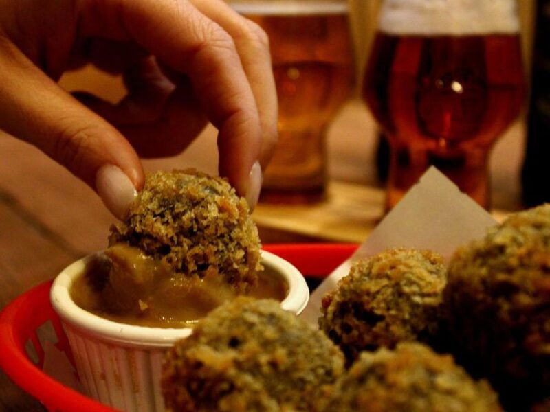 glasgow-beer-flight-with-a-haggis-taster-in-a-glasgow-pub