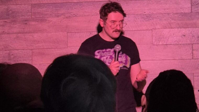 glasgow-scottish-comedy-show-in-an-american-bourbon-bar