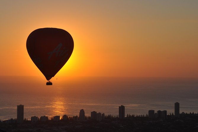 Gold Coast Hot Air Balloon with 5 Star Champagne Buffet Breakfast - The Hassle-Free Pickup & Convenience