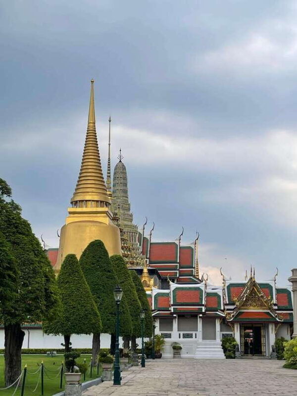 grand-palace-tour-guide