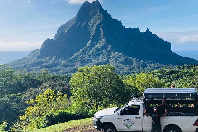 Guided Excursion in 4x4 in Moorea between Land and Sea - Transportation and Group Size