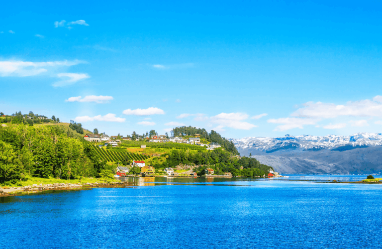 guided-tour-to-hardanger-fjord-waterfalls-ferry-crossing