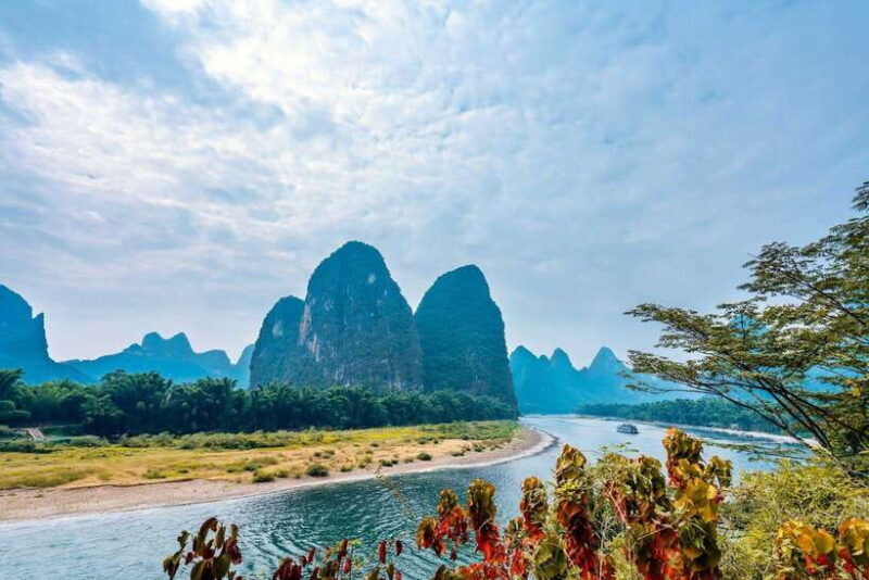 guilin-elephant-trunk-hill-reed-flute-cave-daxu-old-town