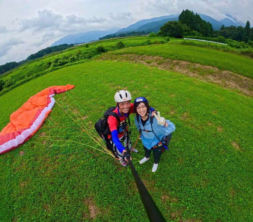 ha-noi-doi-bu-paragliding-experience