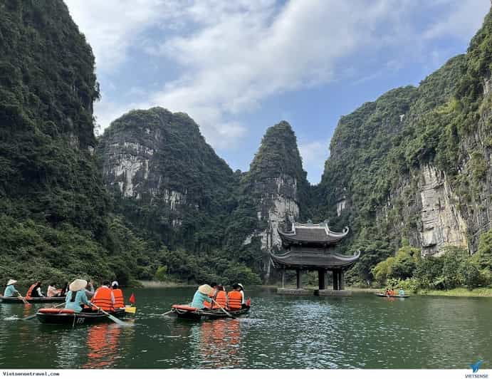 ha-noi-hoa-lu-trang-an-day-trip-to-mua-cave-by-limousine