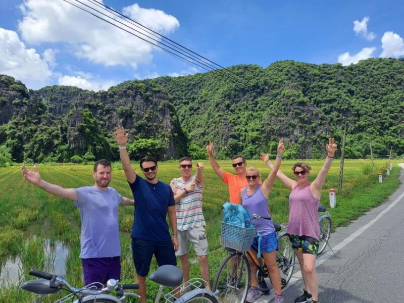 ha-noi-hoa-lu-trang-an-mua-cave-buffet-lunch-cycling