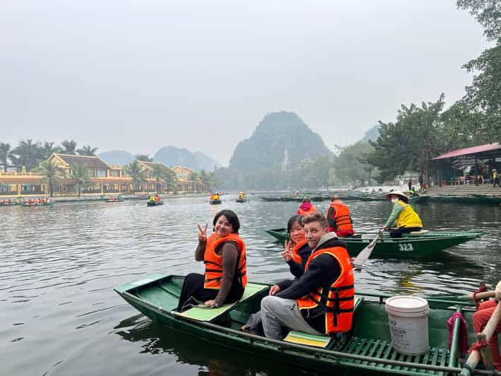 ha-noi-ninh-binh-hoa-lu-trang-an-boat-trip-cycling