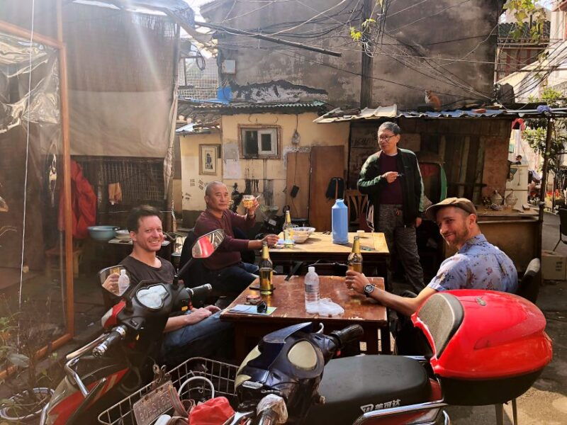 half-day-old-shanghai-small-group-bike-tour-day-night
