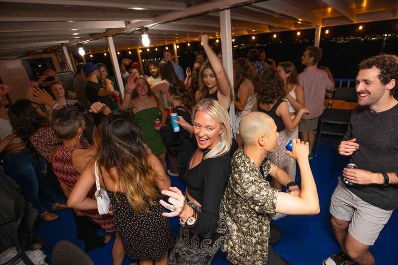 halifax-party-cruise-on-the-harbour-queen