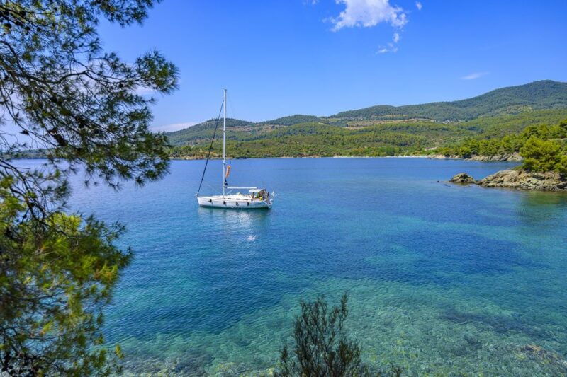 halkidiki-private-sailing-yacht-cruise-swim-in-blue-waters
