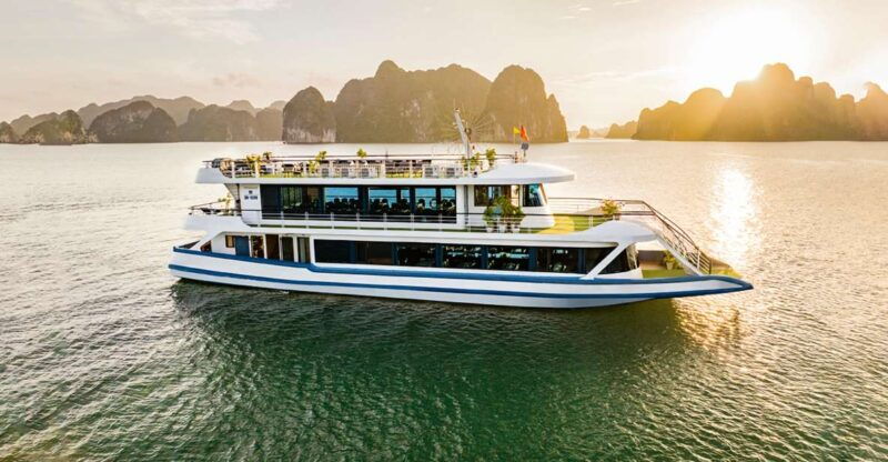 halong-bay-luxury-5-cruise-with-kayaking-lunch-buffet