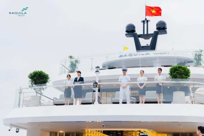 halong-city-voyage-on-a-luxury-yacht-for-4-hours-from-halong