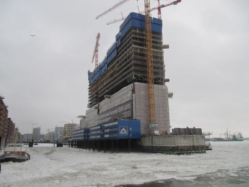hamburg-city-tour-by-bike-with-elbphilharmonie