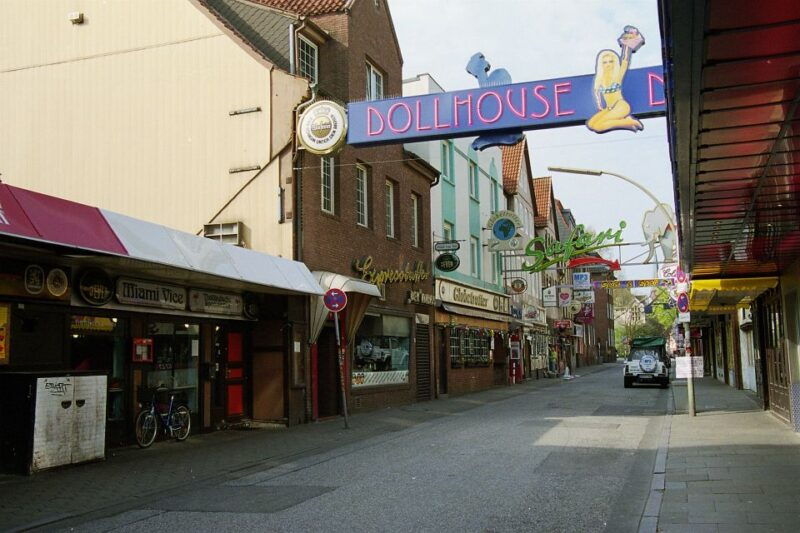 hamburg-line-f-hop-on-hop-off-bus-and-boat-tour