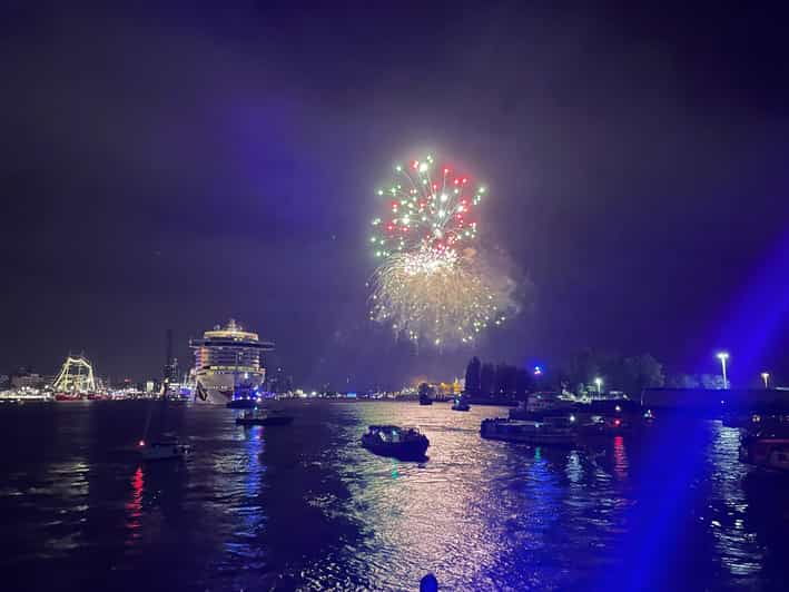 hamburg-new-years-eve-harbour-cruise