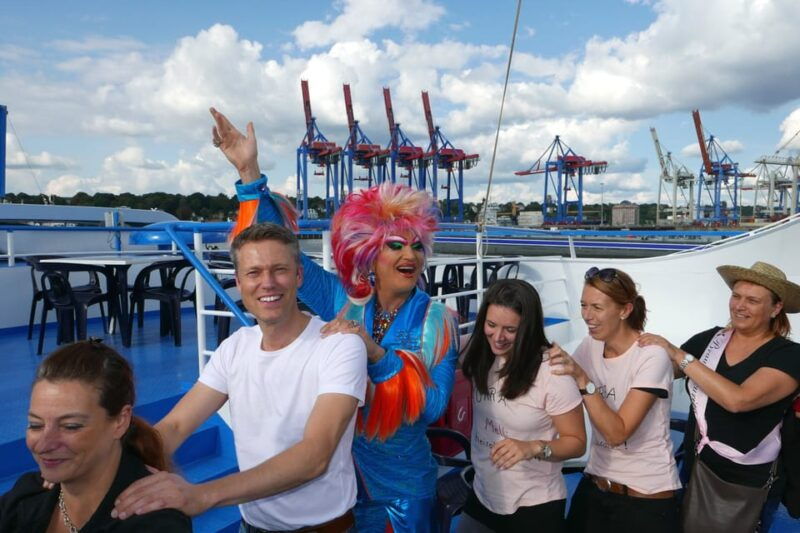 hamburg-party-harbor-cruise-with-olivia-jones