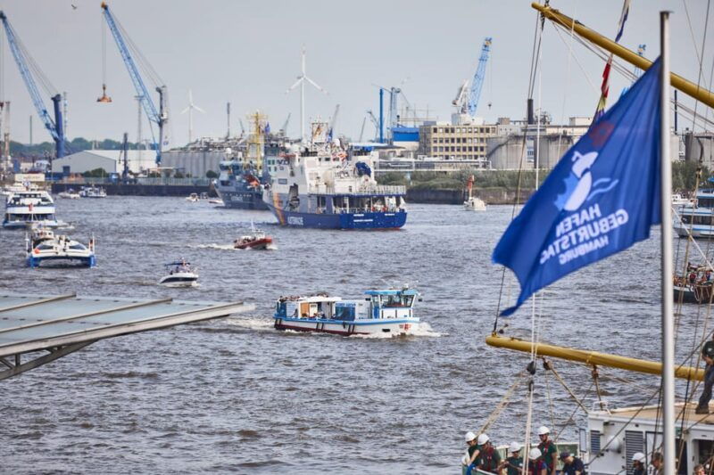 hamburg-port-anniversary-cruise-to-the-entry-parade