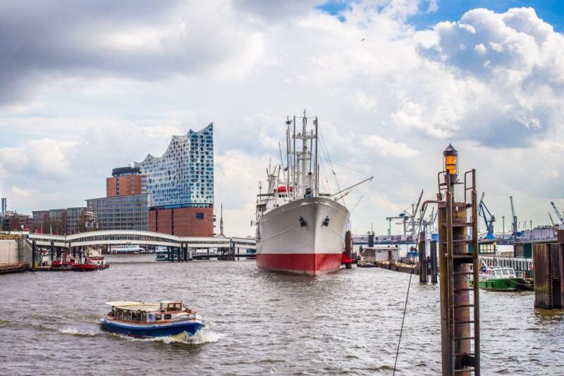 hamburg-ultimate-barge-tour-with-live-commentary