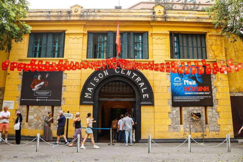 hanoi-full-day-city-highlights-tour-with-hoa-lo-prison