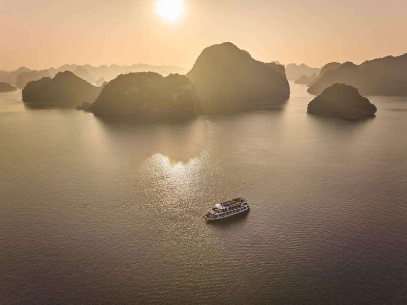hanoi-halong-bay-cruise-amazing-cave-titov-island-kayak