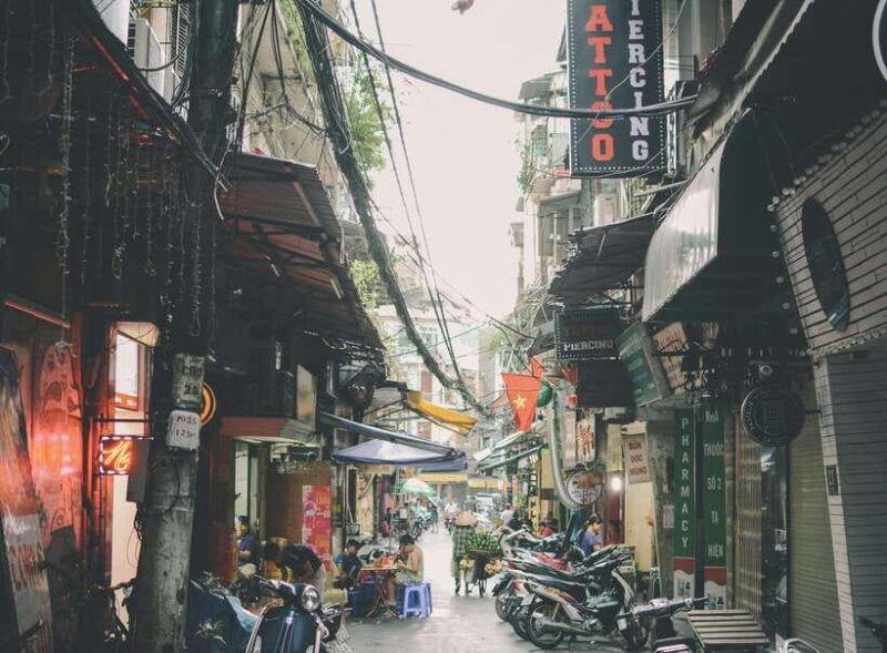 hanoi-hidden-gems-old-quarter-train-street-walking-tour