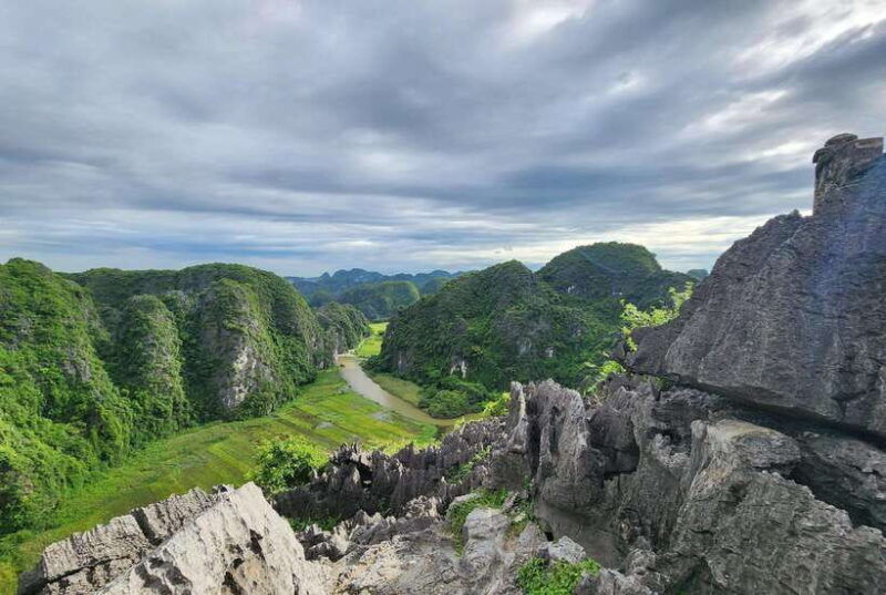 hanoi-hoa-lu-tam-coc-mua-cave-1-day-trip-by-limousine
