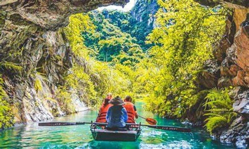hanoi-ninh-binh-bai-dinh-pagoda-trang-an-mua-cave-tour