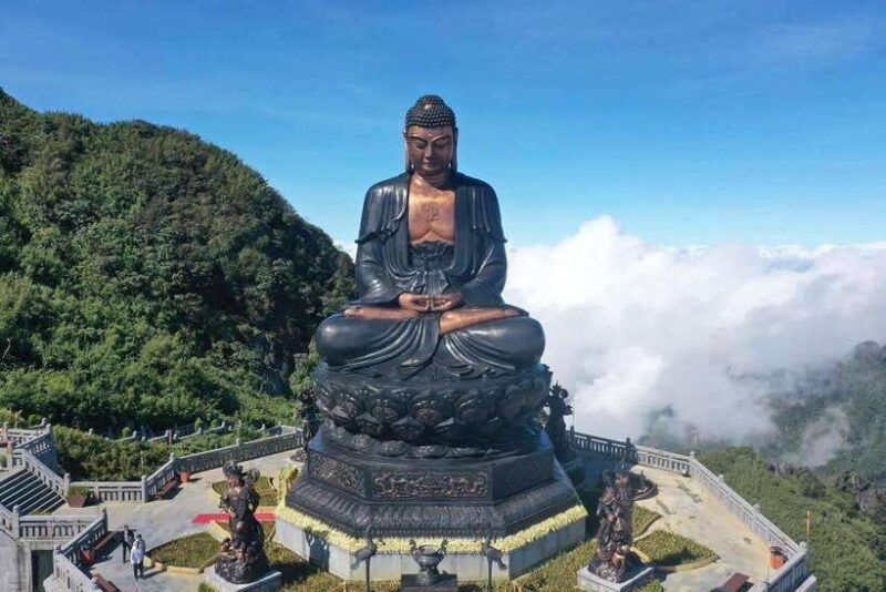 hanoi-sapa-3-days-glass-bridge-phansipan-cat-cat-village