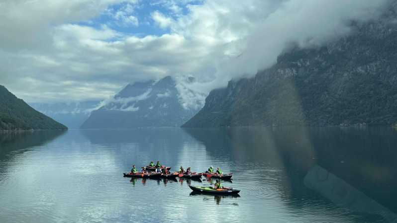 hellesylt-beginner-friendly-fjord-kayaking-experience