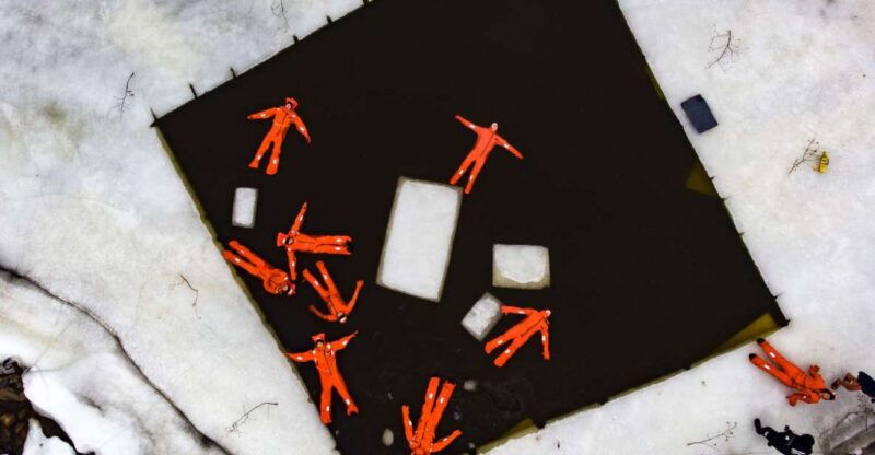 helsinki-floating-experience-in-a-survival-suit