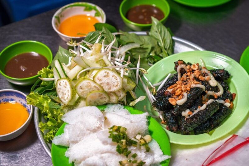 ho-chi-minh-super-niche-walking-street-food-tour-with-local