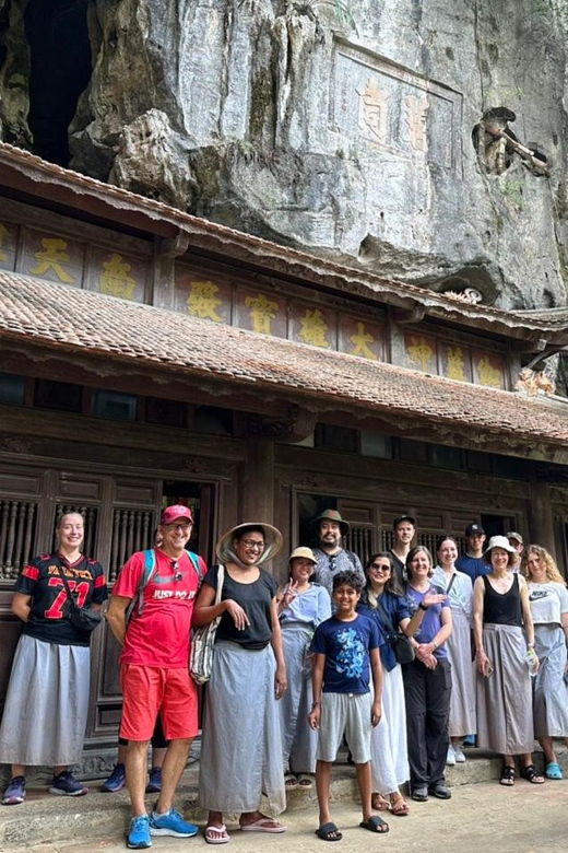 hoa-lu-trang-an-full-day-trip-by-limousine-from-ha-noi